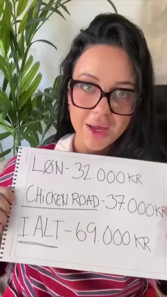 Кадр рекламы Lucky Chicken