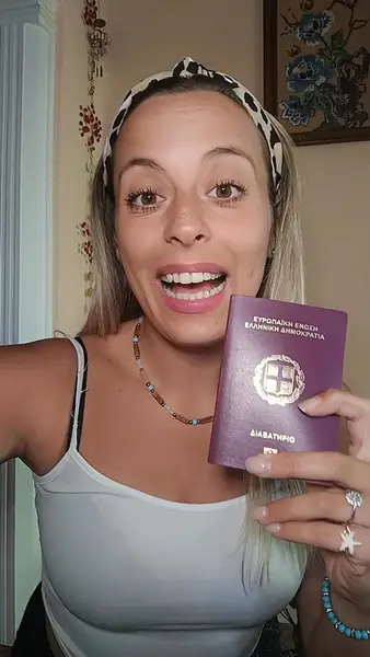 Кадр рекламы Sarah Smith