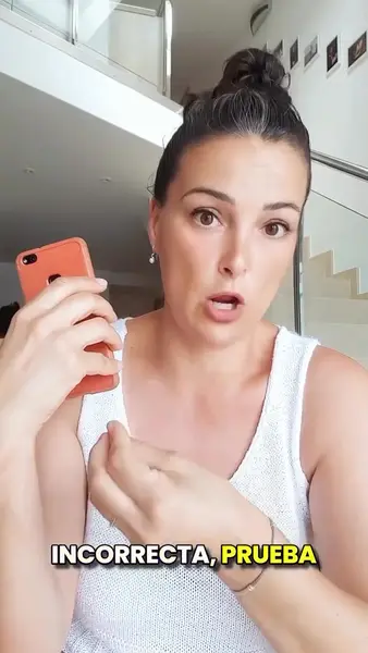 Кадр рекламы Becky Stewart