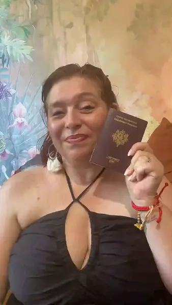 Кадр рекламы Camille Laurent