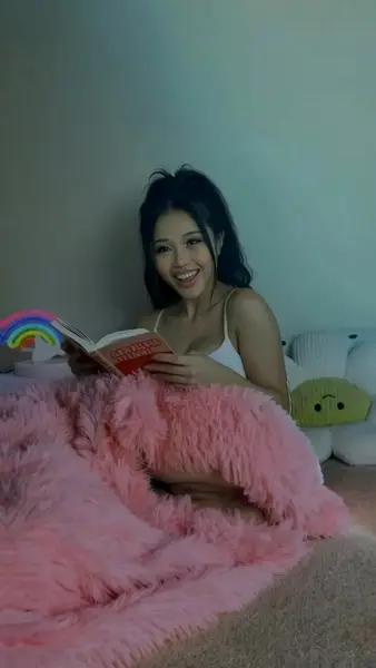 Кадр рекламы XXX Candy