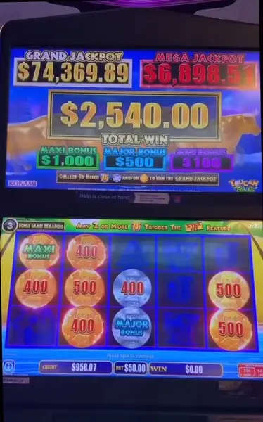 Кадр рекламы Online Casino