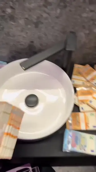 Кадр рекламы Lucky Spin