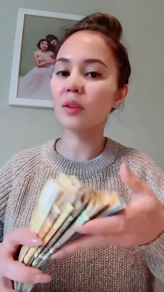 Кадр рекламы Boss Madam Arleng