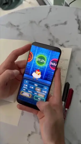 Кадр рекламы Lucky Vyka