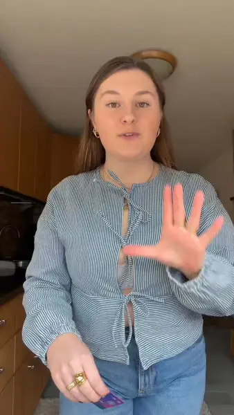 Кадр рекламы Ryan Katie Sidney