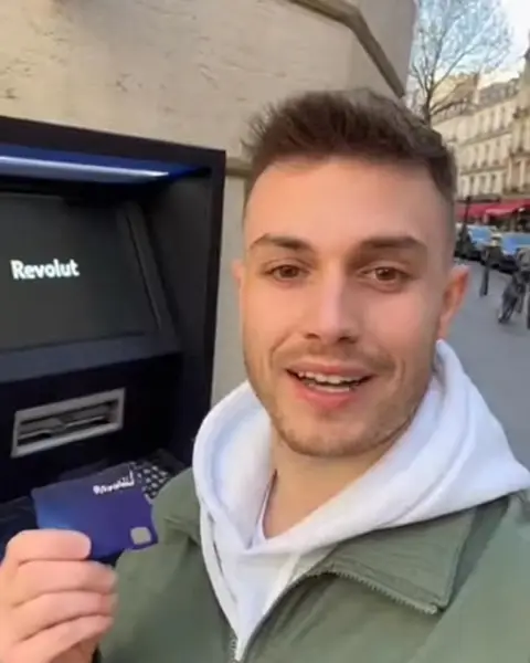 Кадр рекламы Super Sales