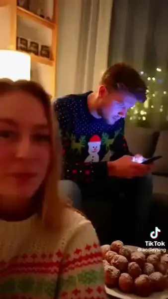 Кадр рекламы Saskia Jansen