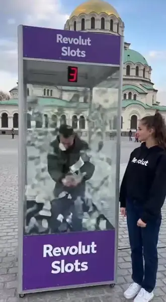 Кадр рекламы WinTheory