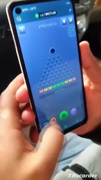 Кадр рекламы P1inko Balls Falling