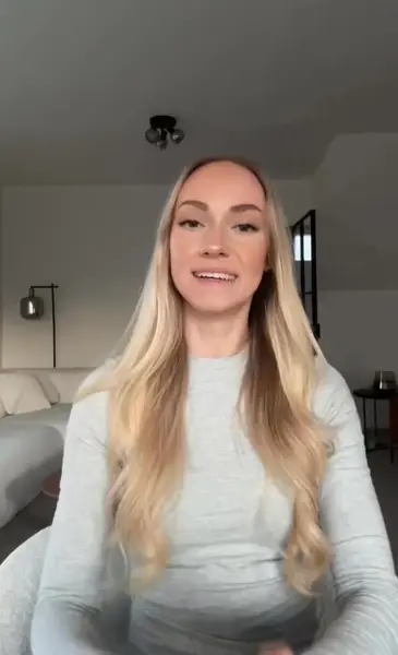 Кадр рекламы Katie Lauren Cody