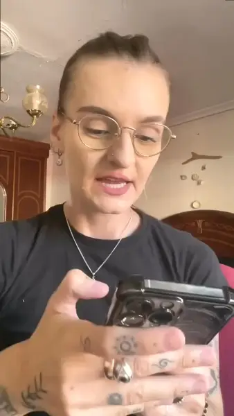 Кадр рекламы Clara Sterling
