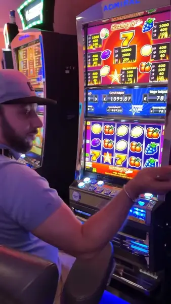 Кадр рекламы Lucky game