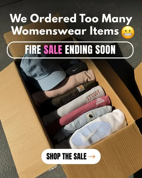 Кадр рекламы EV’s clothing boxes