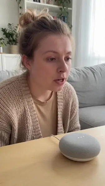 Кадр рекламы Abbie Evans