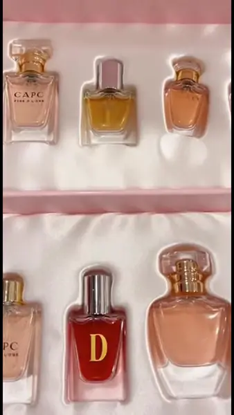Кадр рекламы Parfumerie Royale