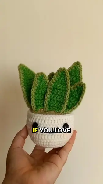 Кадр рекламы Mia.crochet