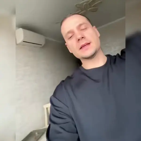 Кадр рекламы Connor Mike Tj