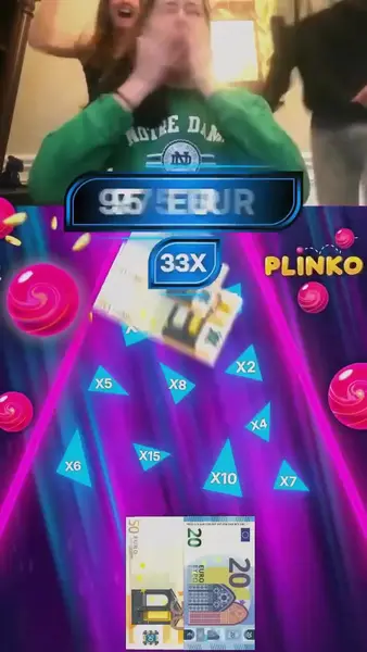 Кадр рекламы Plinko game