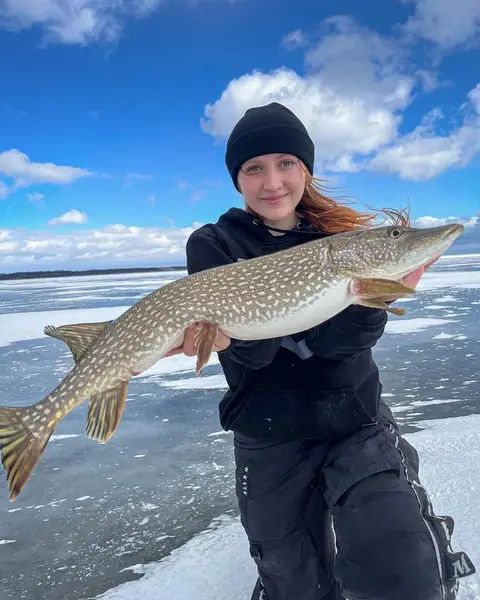 Кадр рекламы Winter Hooked