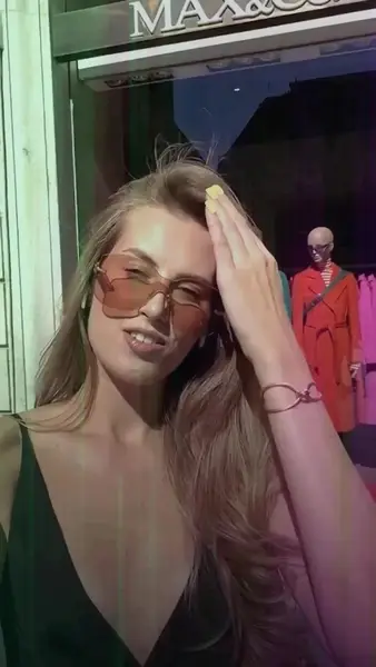 Кадр рекламы Valentina Lindsey Mackenzie