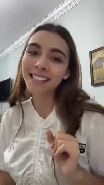 Кадр рекламы Rose Solomon
