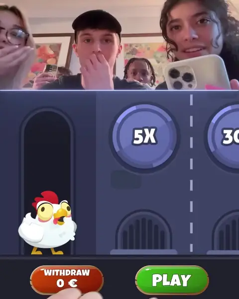 Кадр рекламы For Game