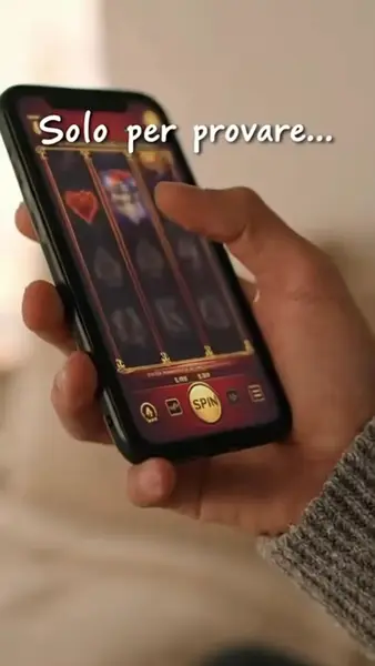 Кадр рекламы Play Online