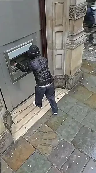 Кадр рекламы Bùi Du