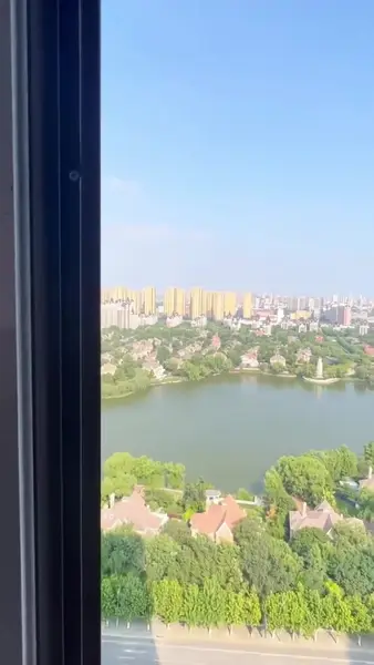 Кадр рекламы Lucky Time.