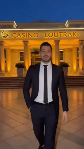 Кадр рекламы Empire Palace