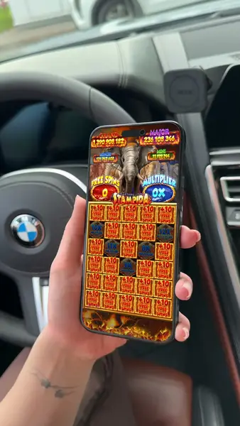 Кадр рекламы Golden Jackpot Palace