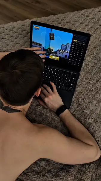 Кадр рекламы Tower Game Station