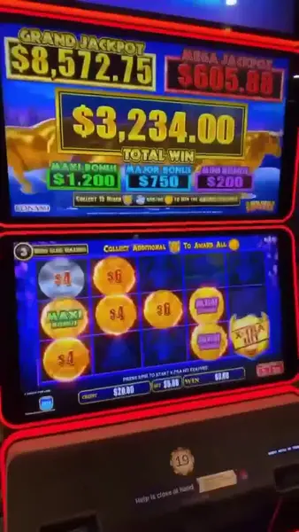 Кадр рекламы Bull Rush Casino