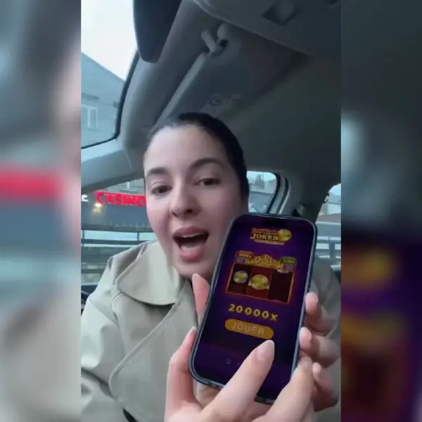 Кадр рекламы Joker Rouge