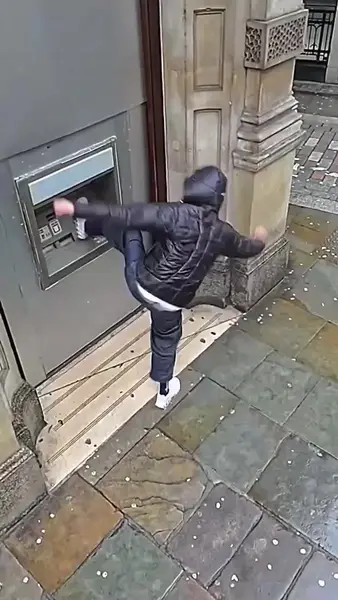 Кадр рекламы Chicka Boom 1
