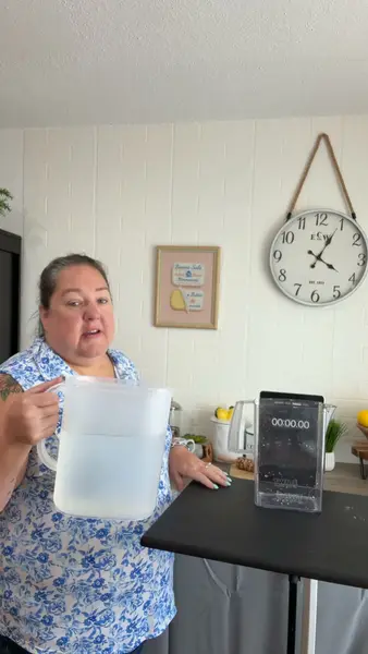 Кадр рекламы Brenda Higgins