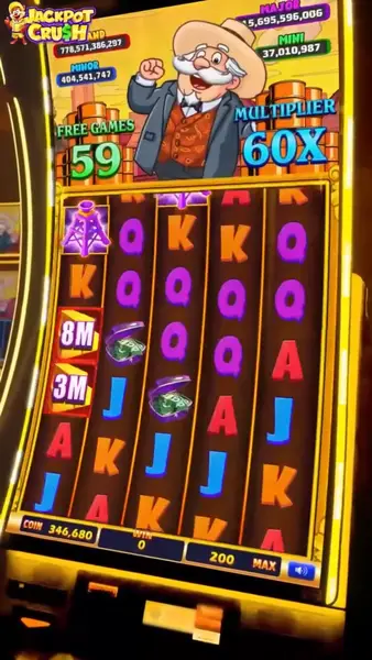 Кадр рекламы Slots City PR