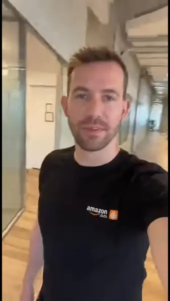 Кадр рекламы Amazon Win
