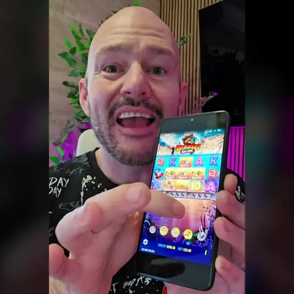 Кадр рекламы 725 free spins