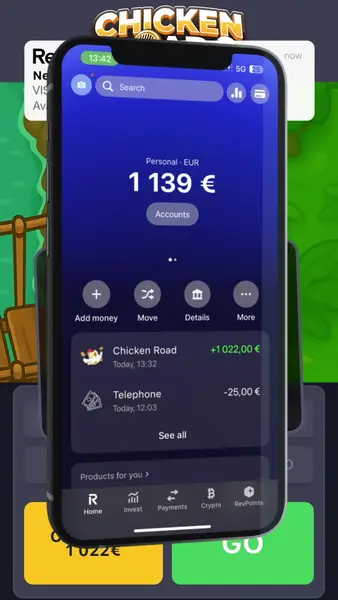 Кадр рекламы Chicken Road WinTrack