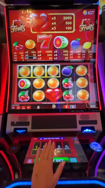 Кадр рекламы Lucky Winner