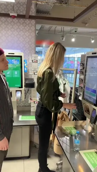 Кадр рекламы Luckyyyyyy