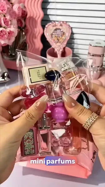 Кадр рекламы Parfumerie Impériale