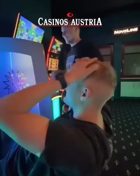 Кадр рекламы Austria.Online