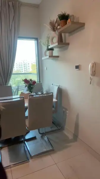Кадр рекламы Happy Chicko Road