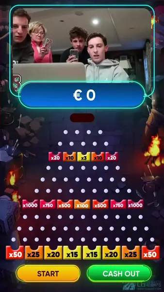 Кадр рекламы Play Online