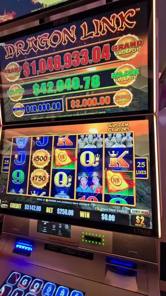 Кадр рекламы DragonLink Slots