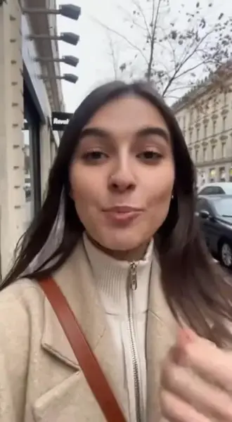 Кадр рекламы Lily Watsonа