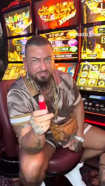 Кадр рекламы Slot Vertex
